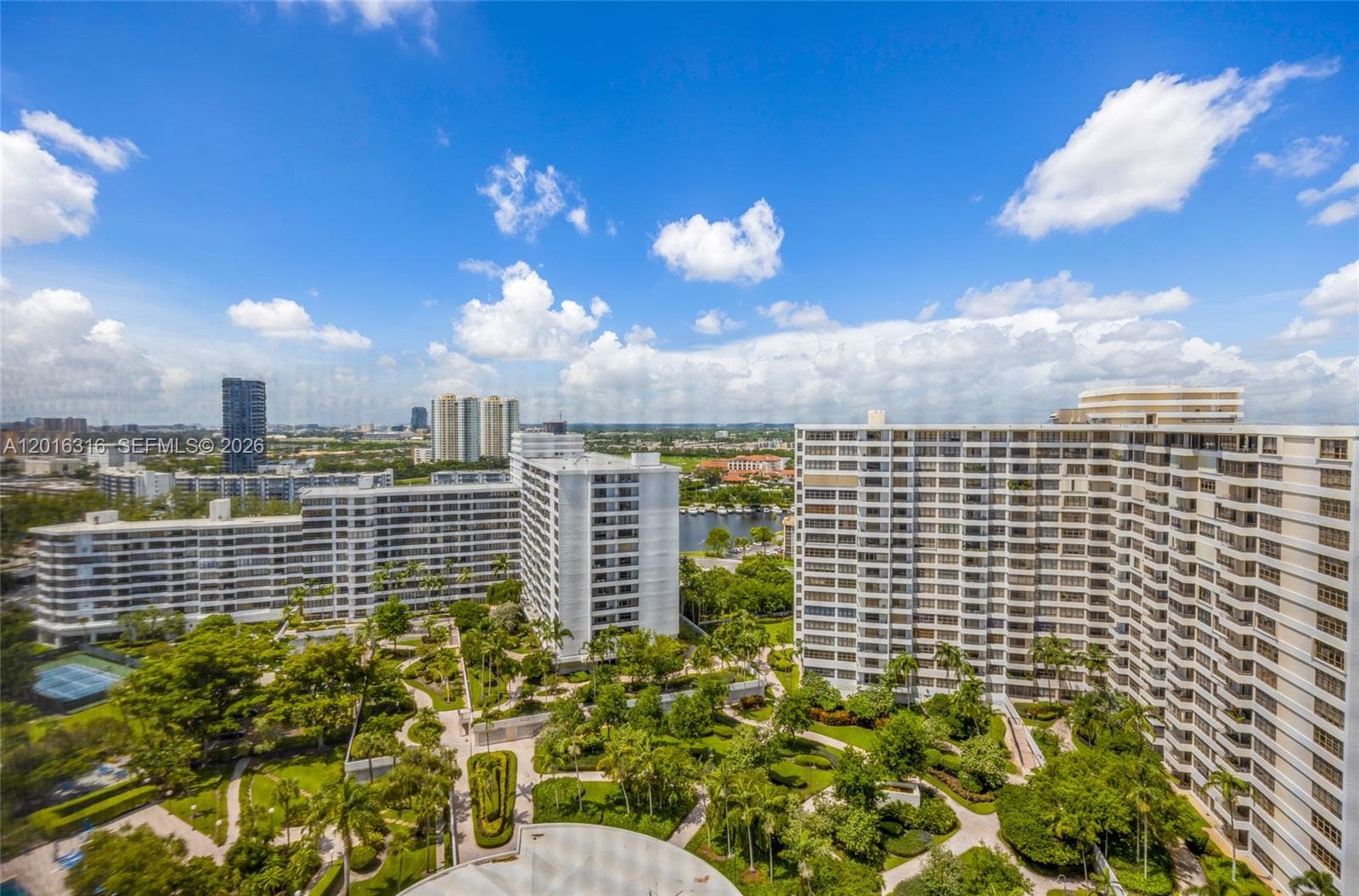 2500 Parkview Dr 2119 photo 21