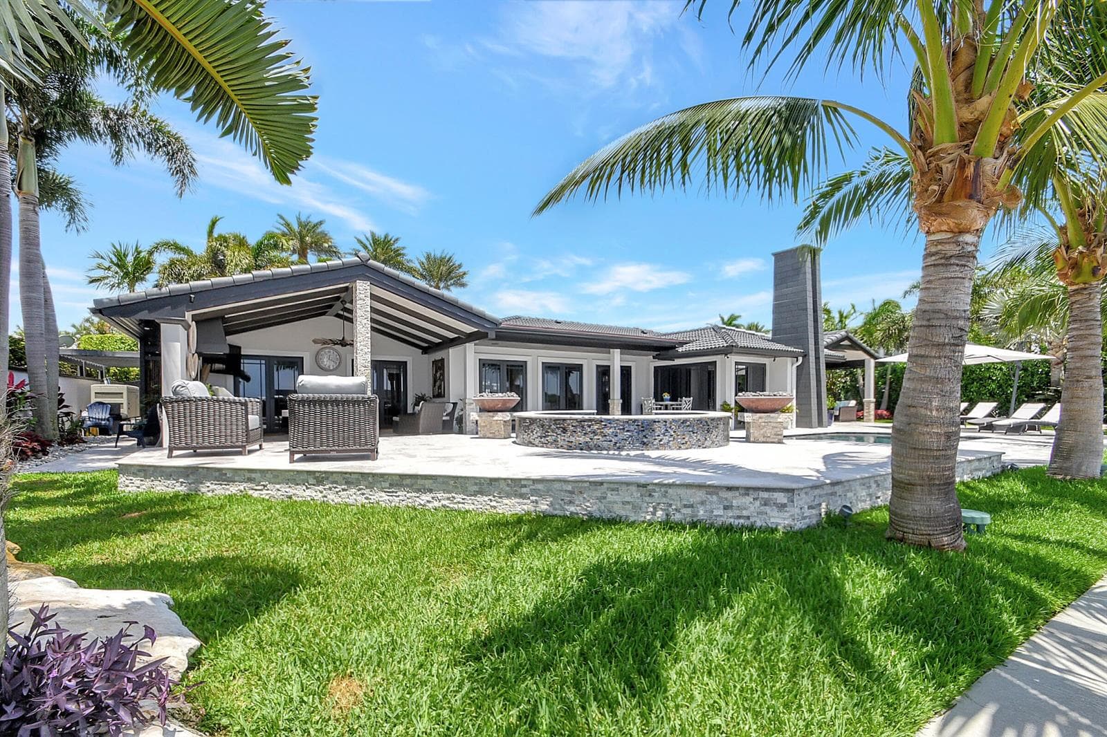 1 Duke Drive photo 10