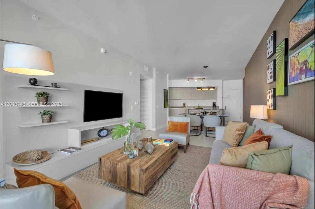 4111 Ocean Dr 1610 photo 3
