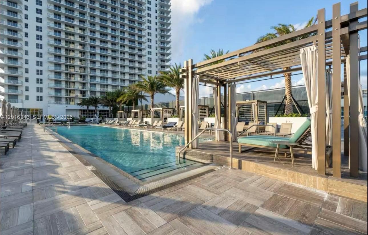 4111 Ocean Dr 1610 photo 15