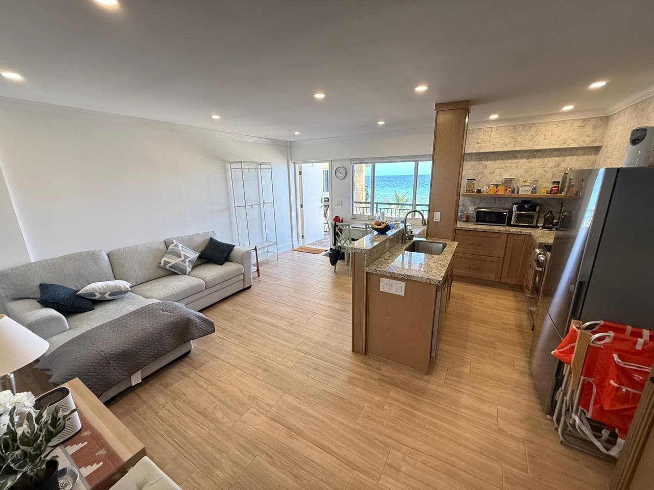 1815 N Surf Road 402 photo 12