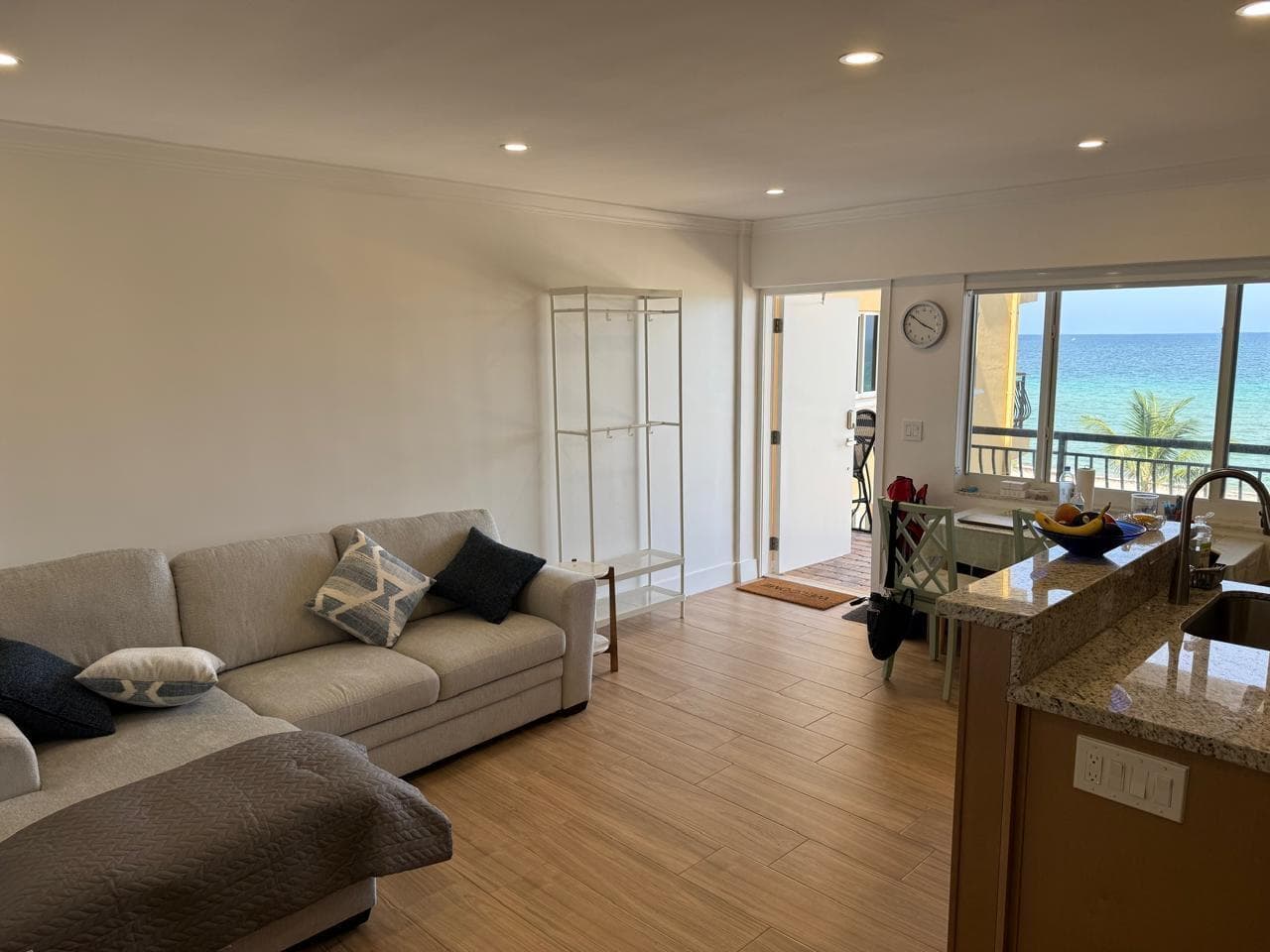 1815 N Surf Road 402 photo 7