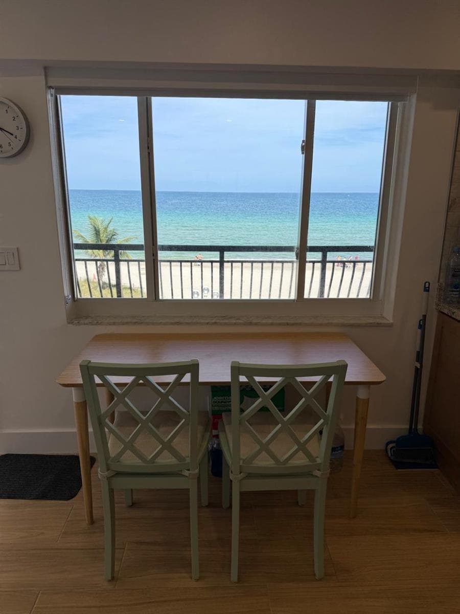1815 N Surf Road 402 photo 19