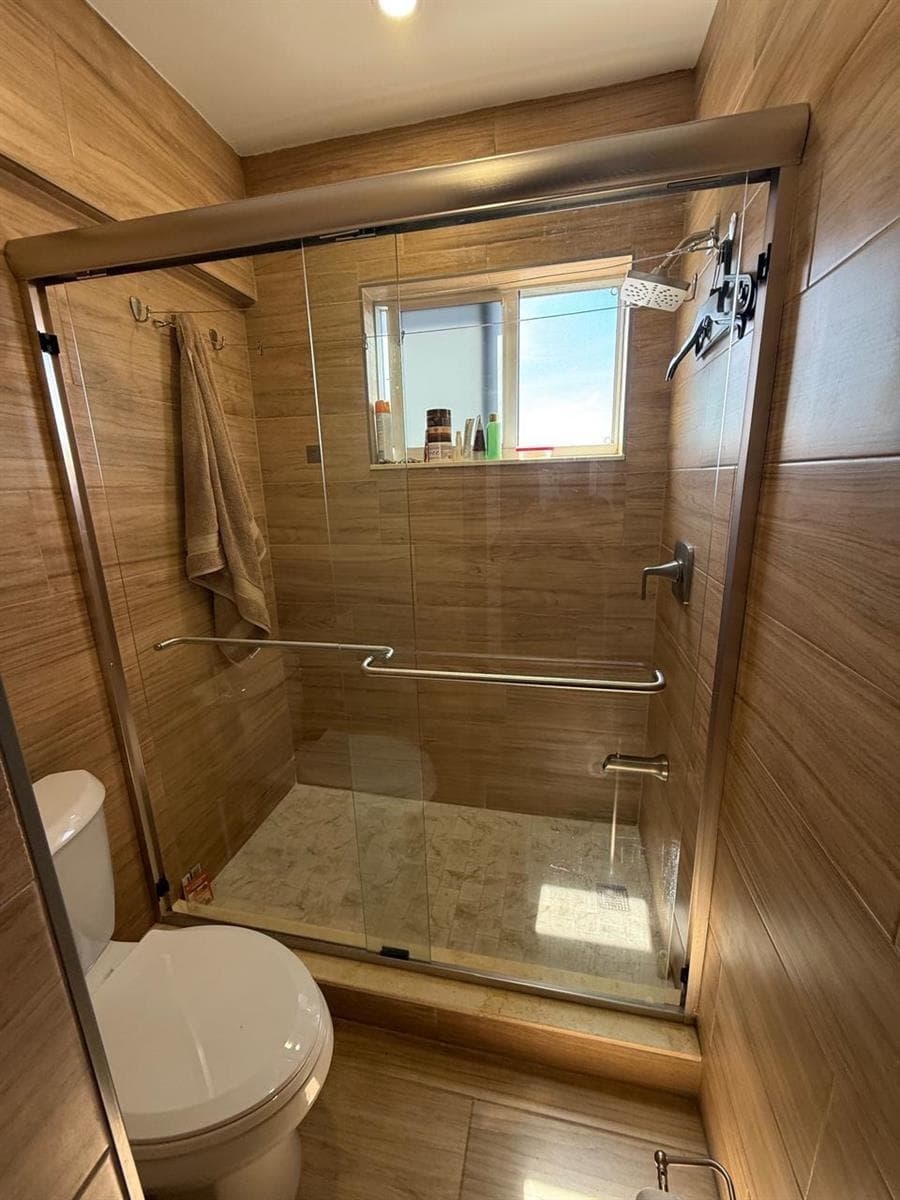 1815 N Surf Road 402 photo 25