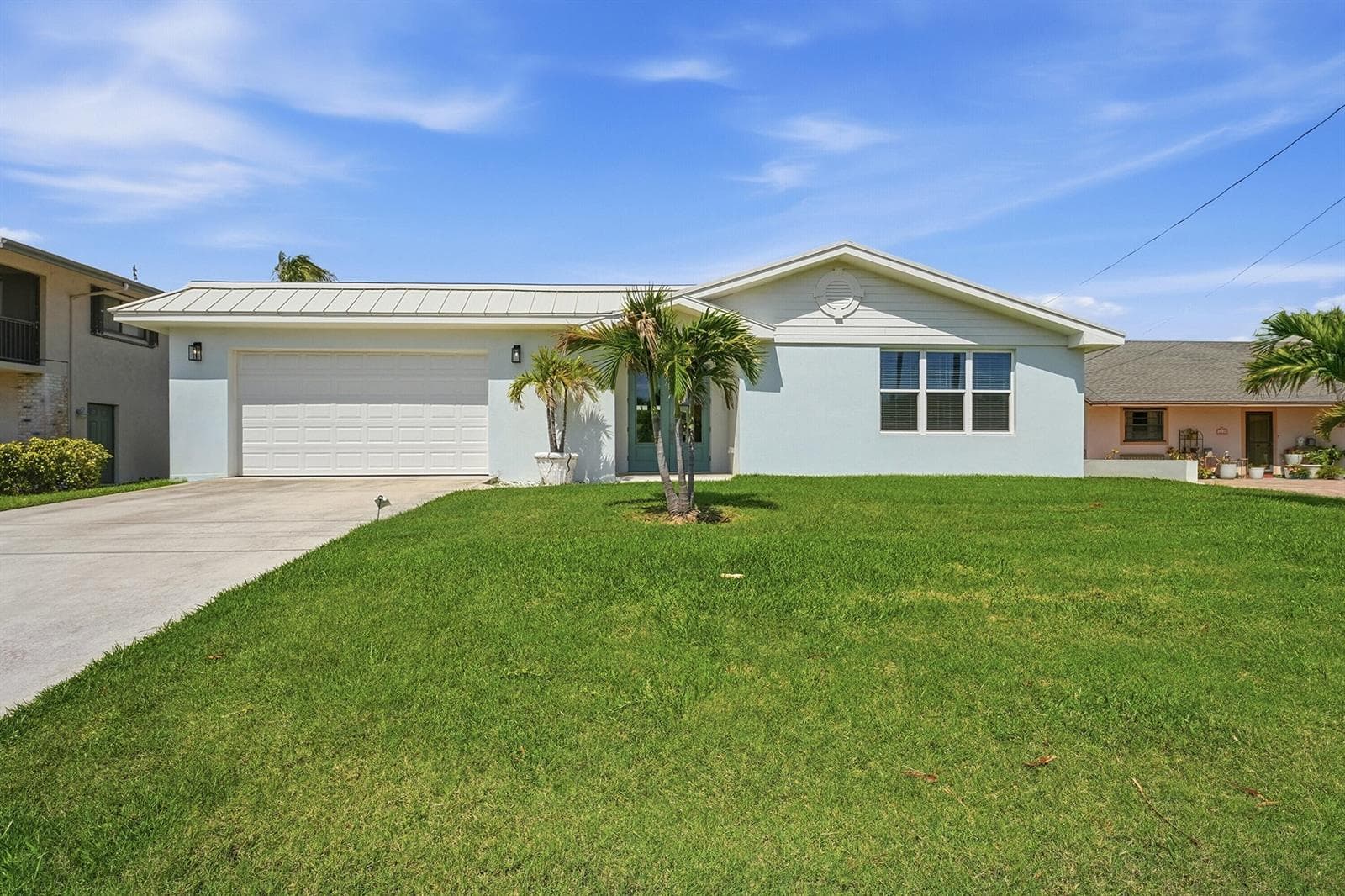 1123 Granada photo 3