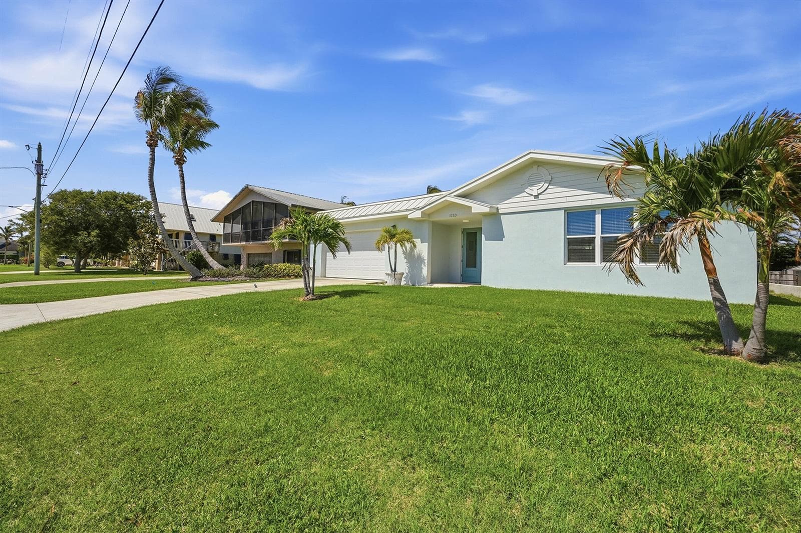 1123 Granada photo 5