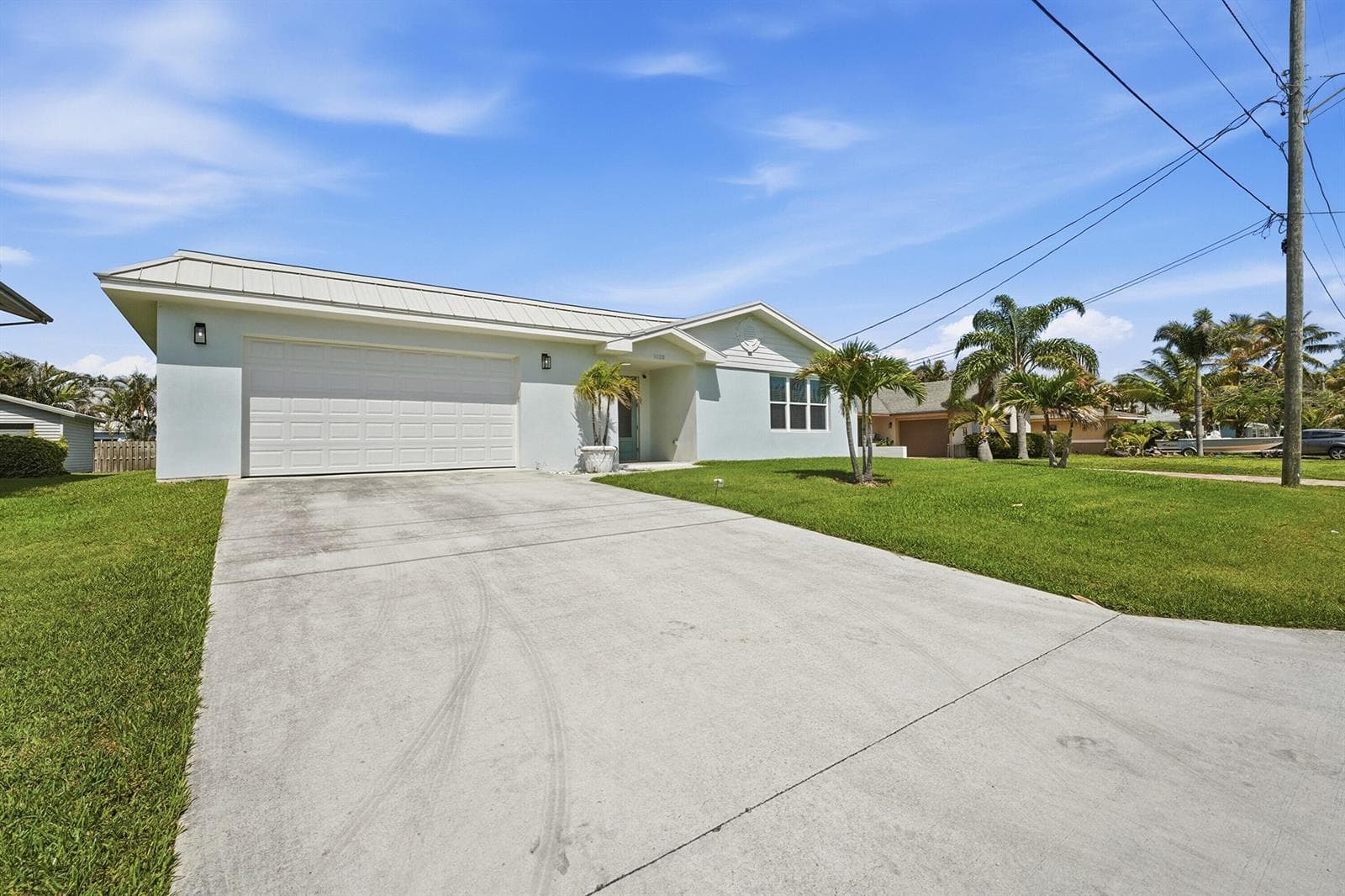 1123 Granada photo 4