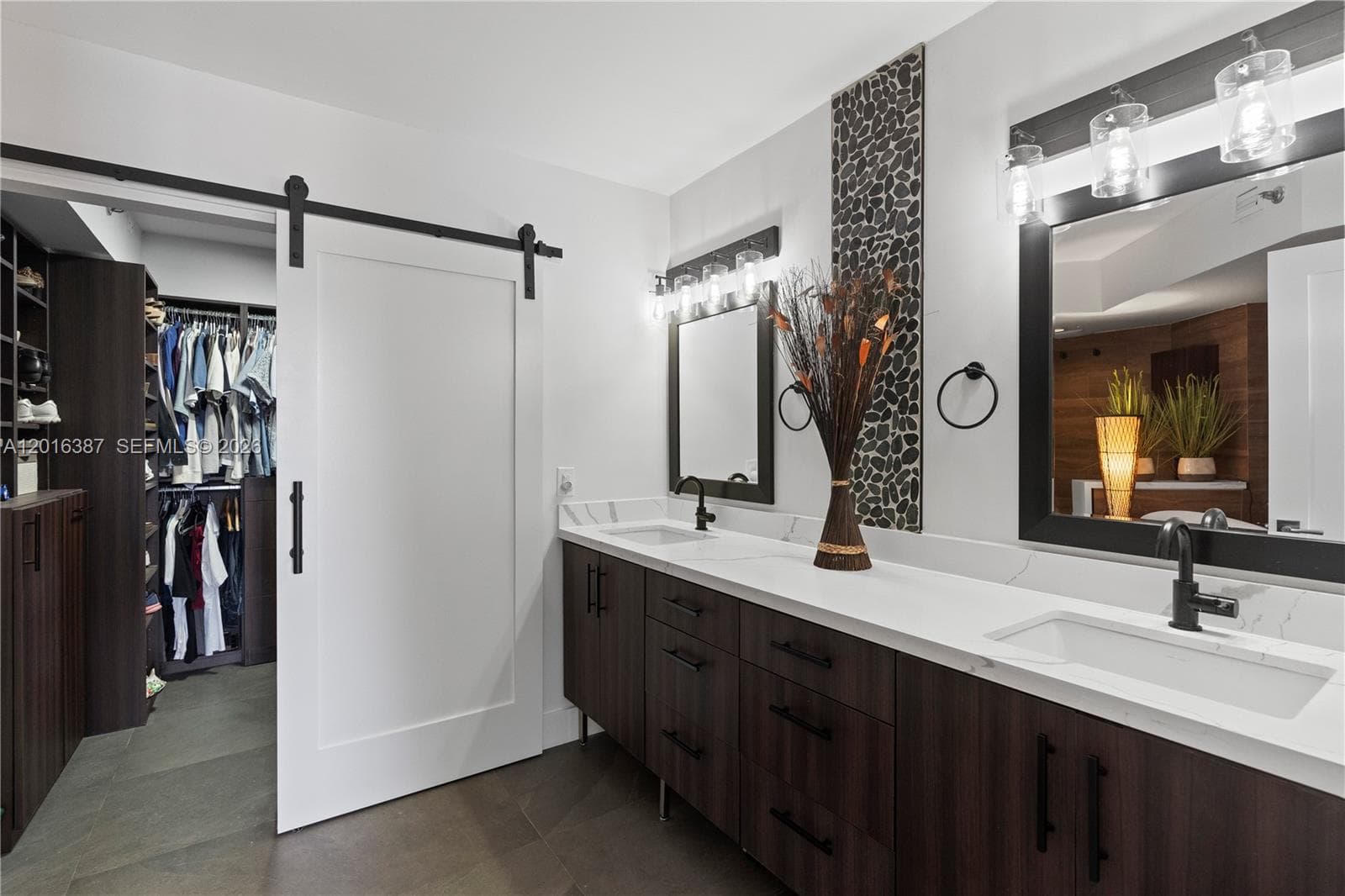 3600 Mystic Pointe Dr 306 photo 5