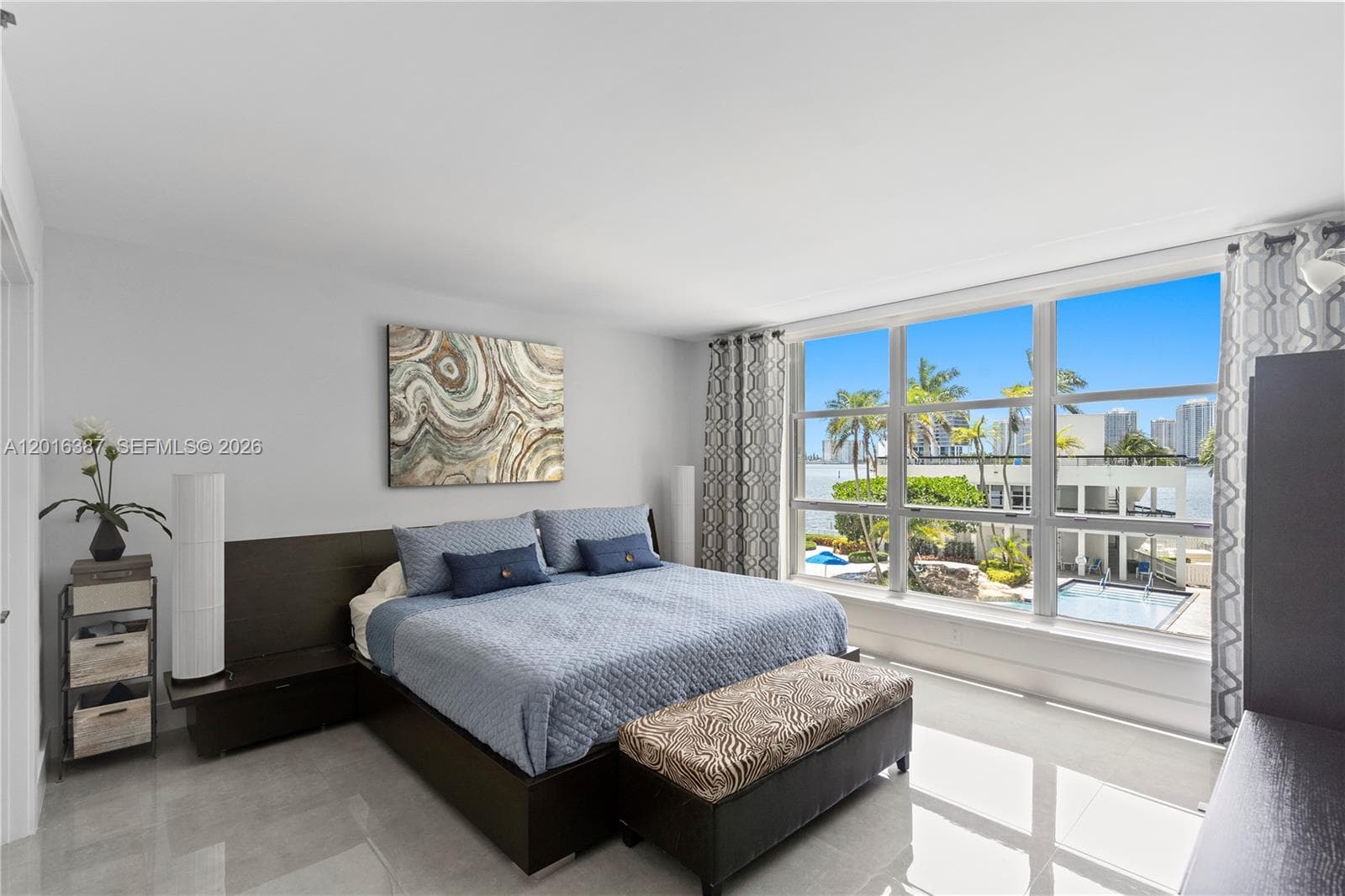 3600 Mystic Pointe Dr 306 photo 4