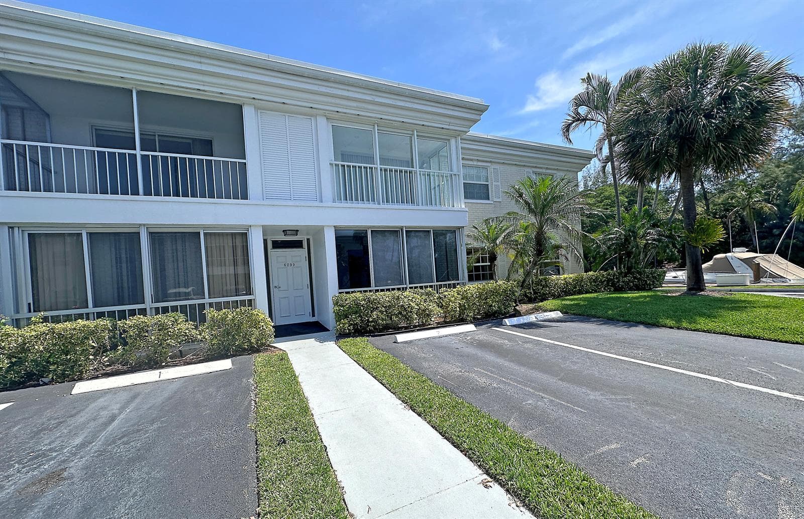 6299 Bay Club Drive 3 photo 3