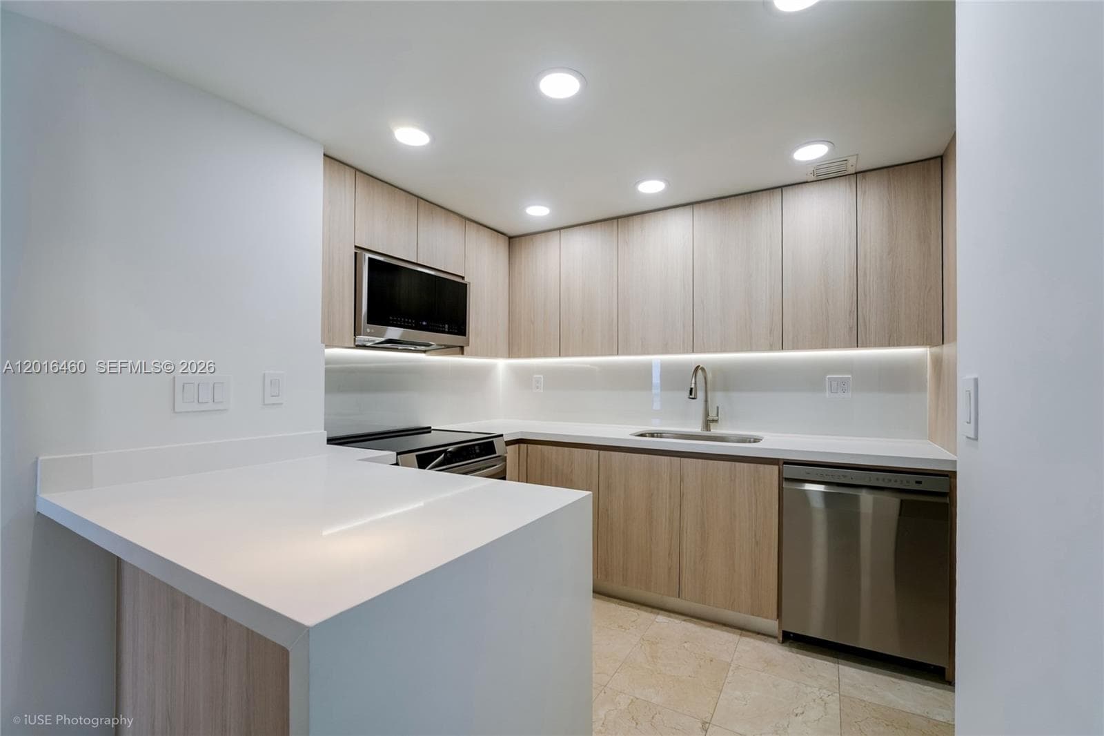 2451 Brickell Ave 20H photo 3