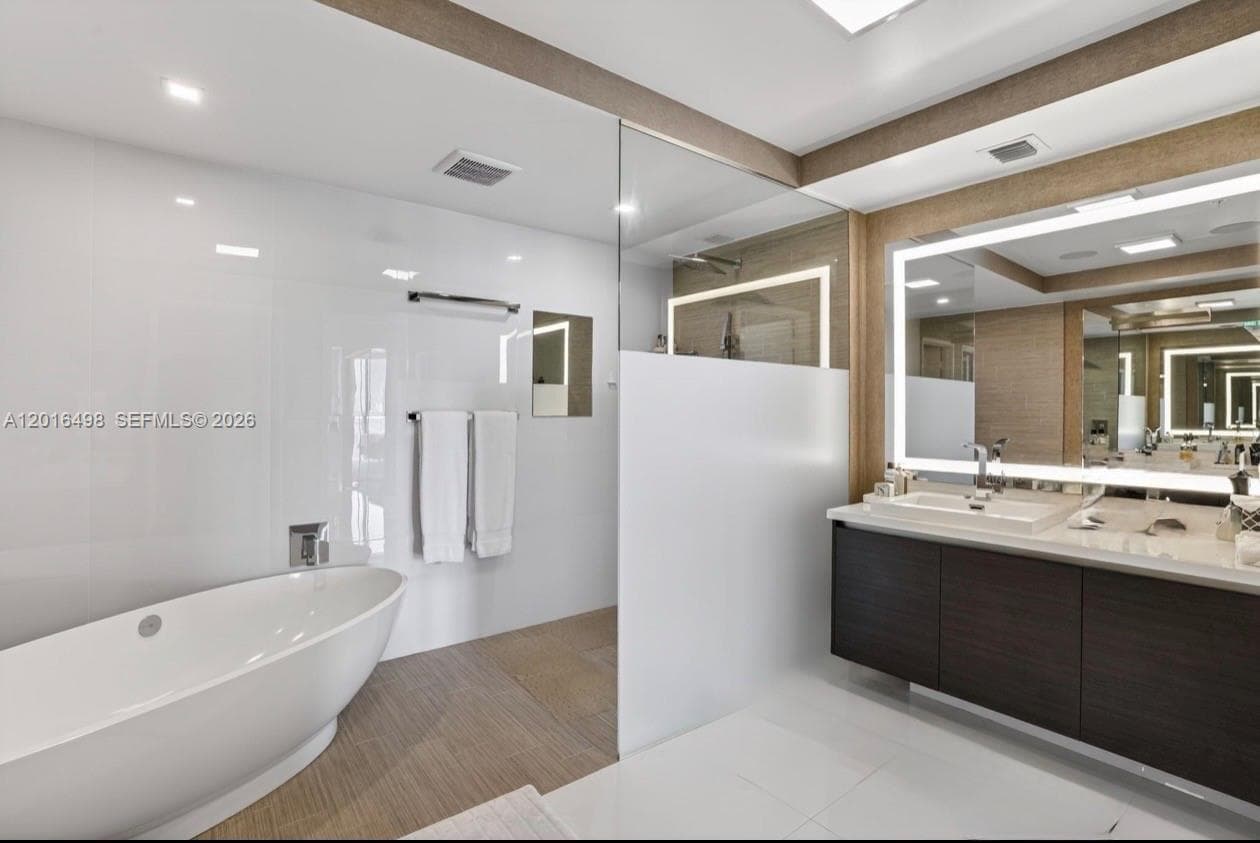 330 Sunny Isles Blvd 5-2301 photo 21
