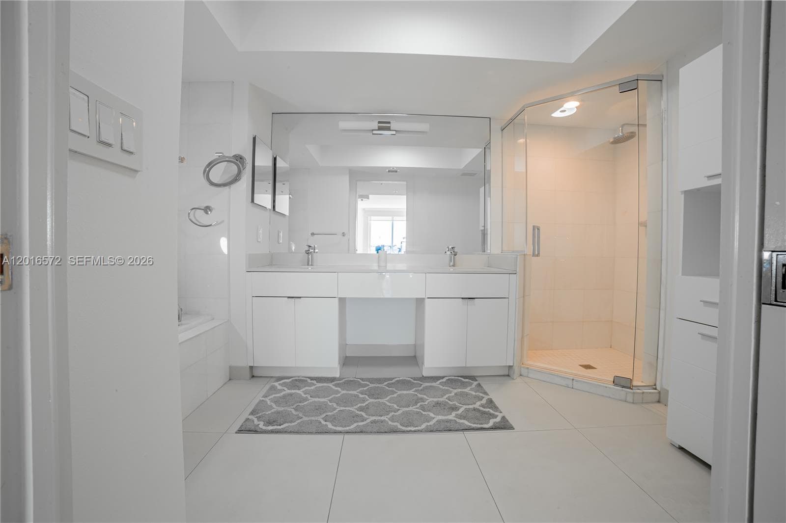 6301 Collins Ave 1102 photo 17