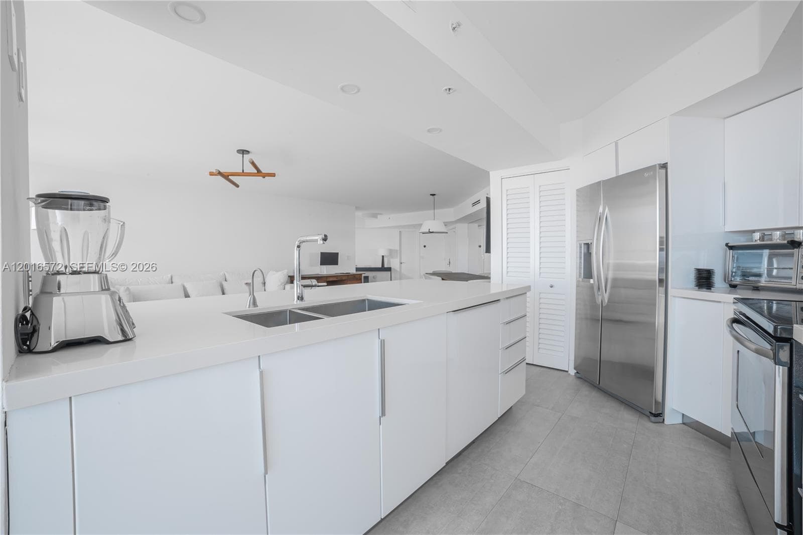 6301 Collins Ave 1102 photo 11