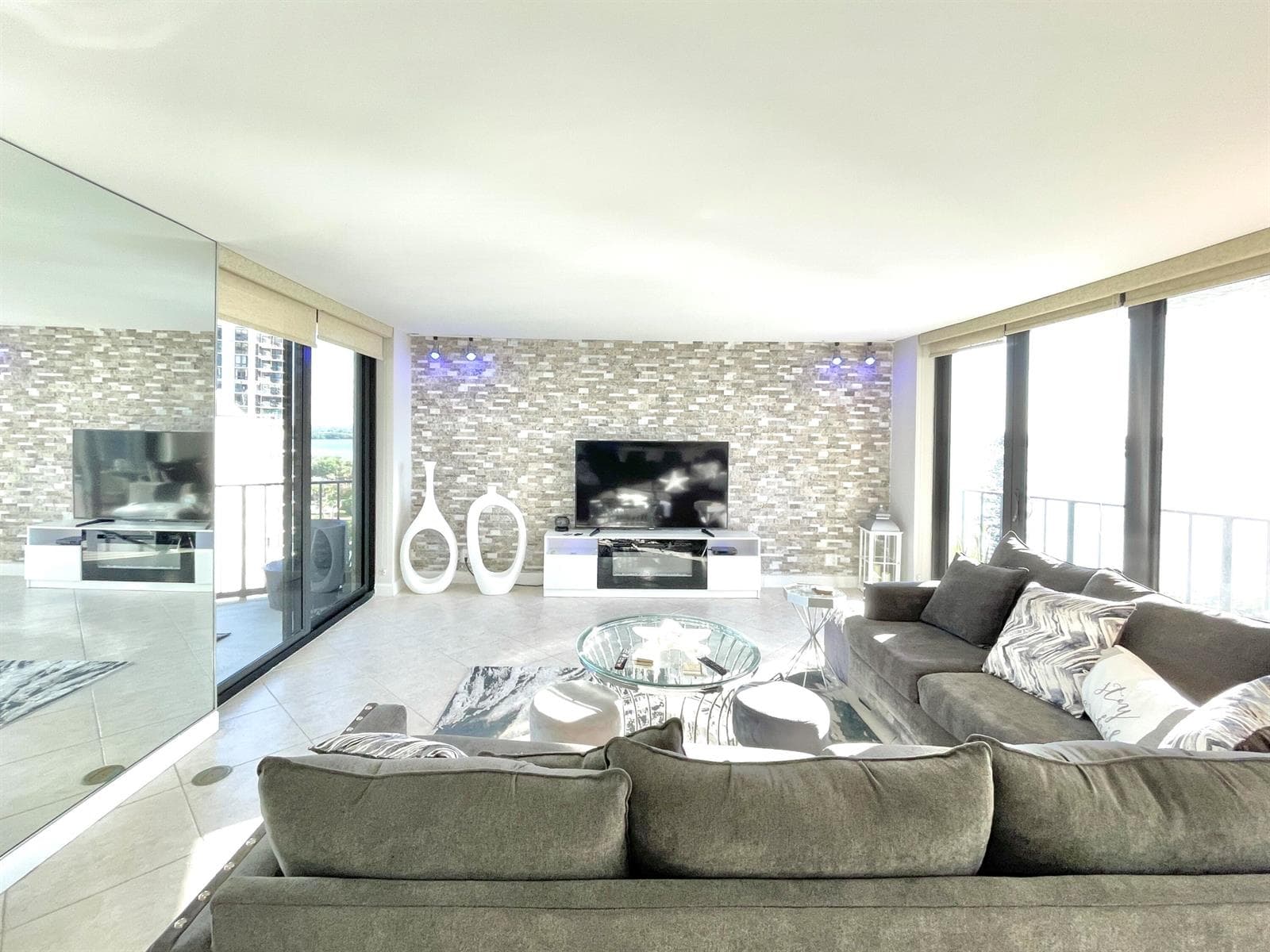 5420 N Ocean Drive 906 photo 8