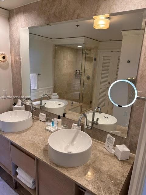 455 Grand Bay 618-19 photo 8