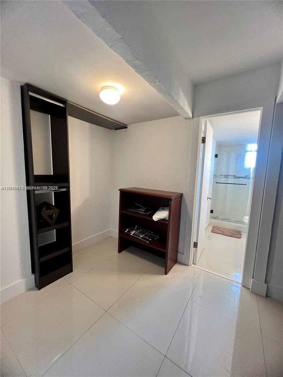 2903 Miami Beach Blvd 906 photo 17