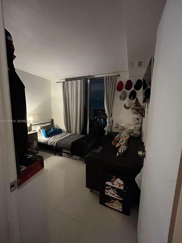 2903 Miami Beach Blvd 906 photo 24