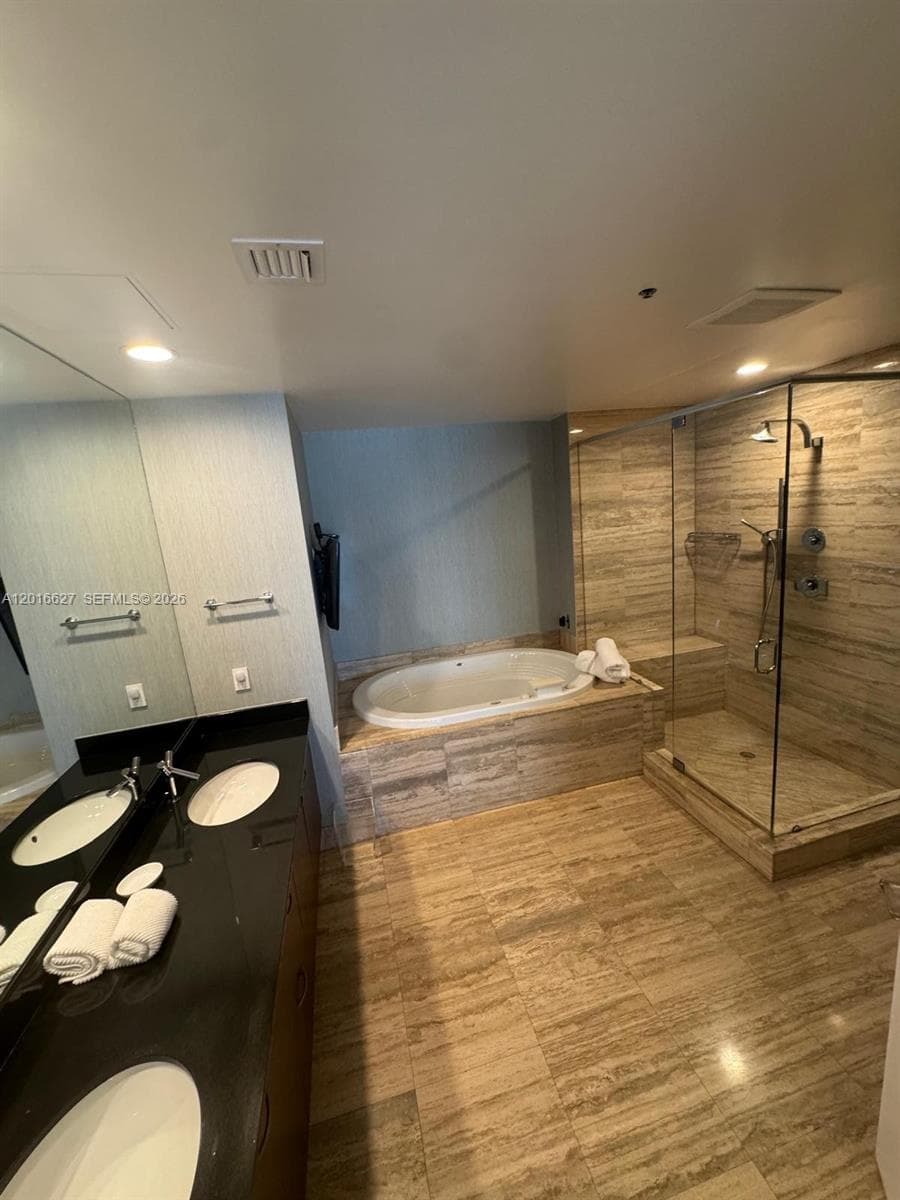 16001 Collins Ave 1002 photo 10