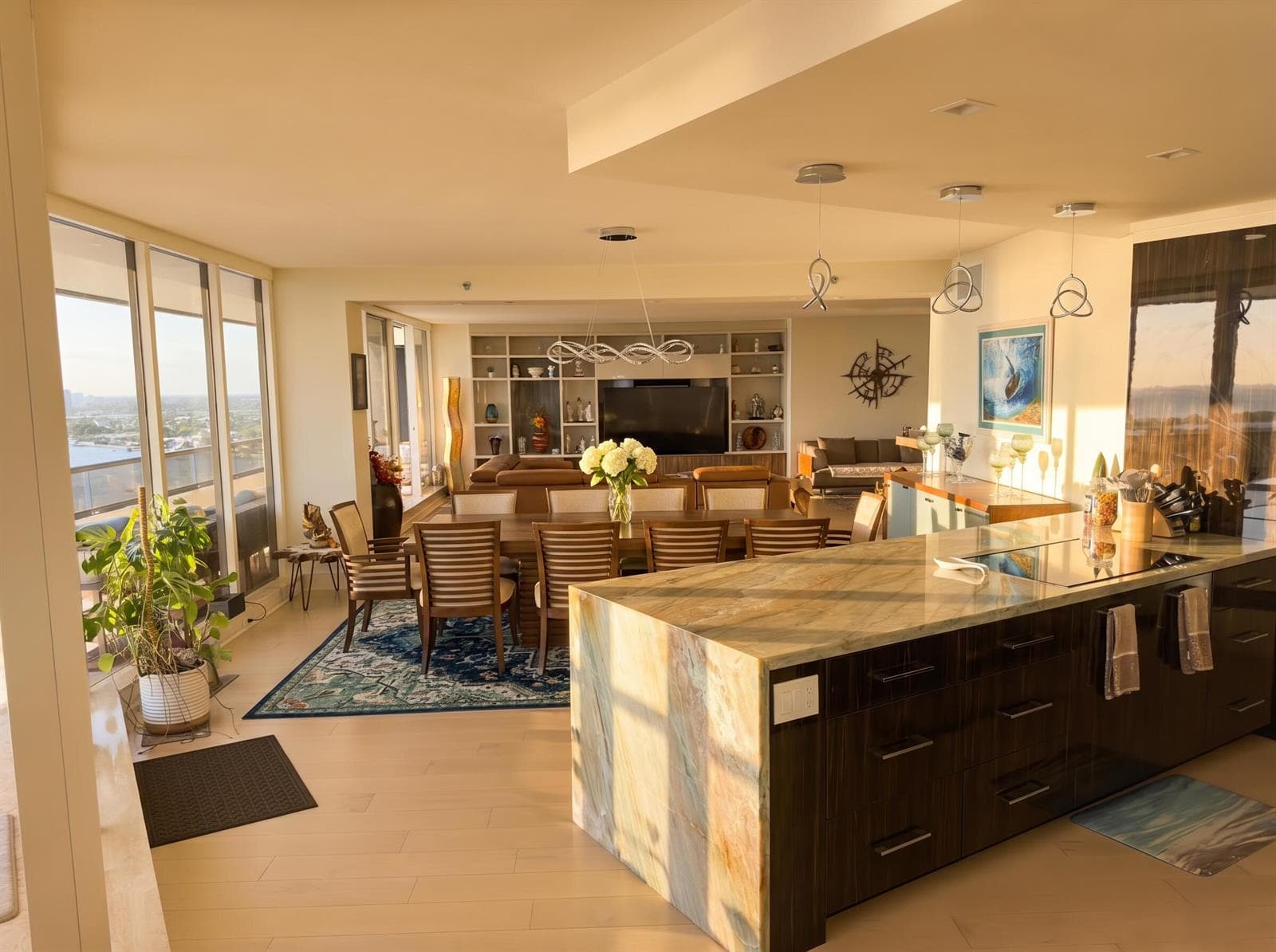 100 Lakeshore Drive T51 photo 2