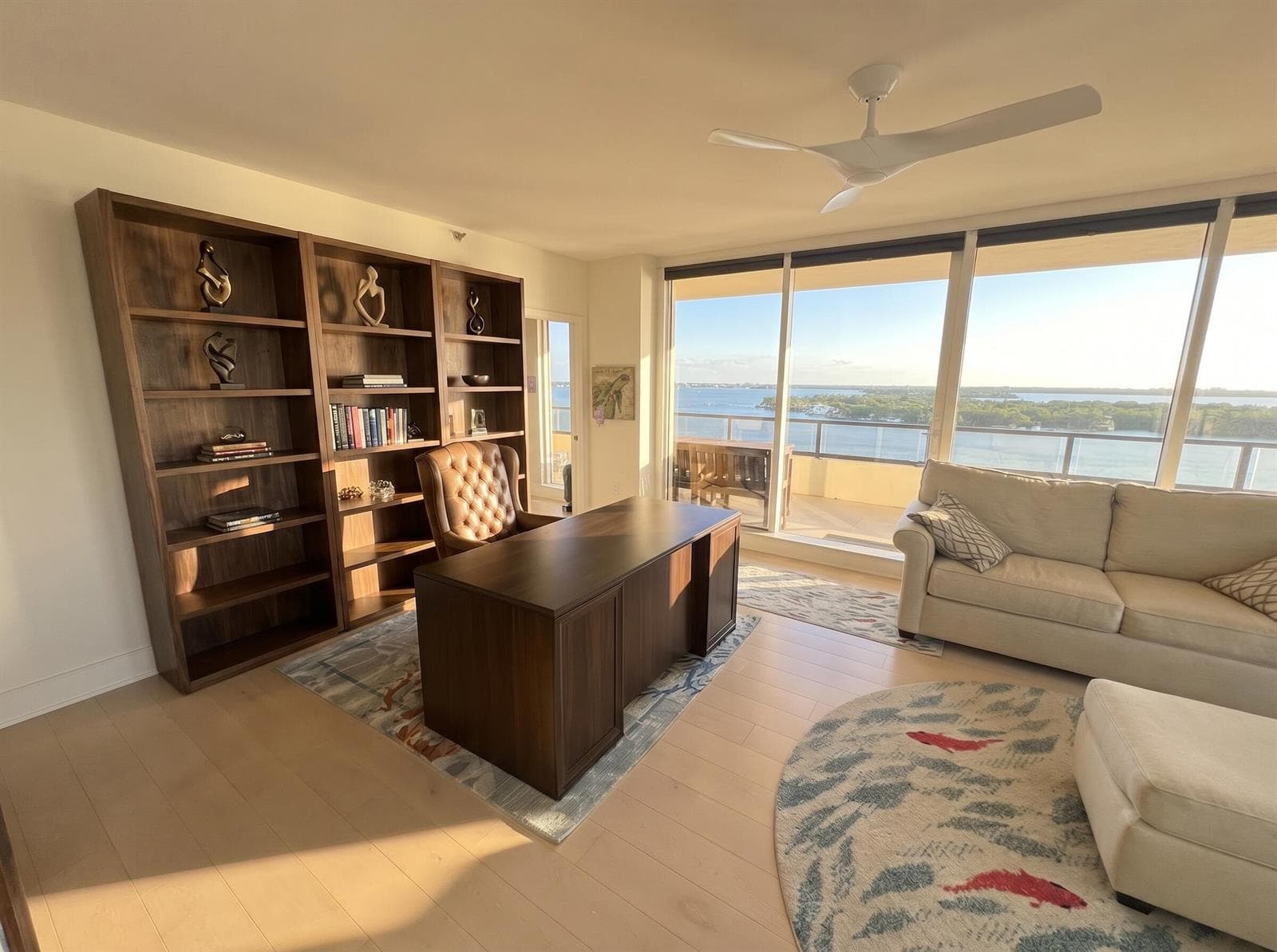 100 Lakeshore Drive T51 photo 9
