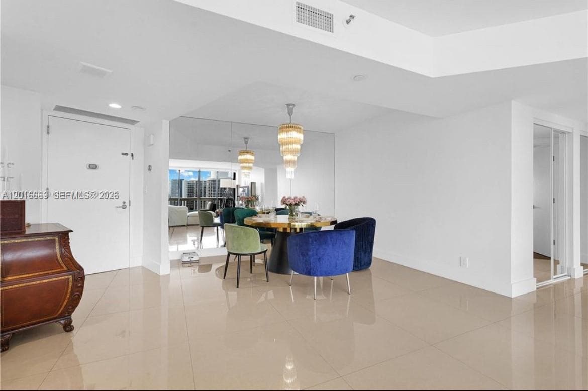1000 Island Blvd 2508 photo 7