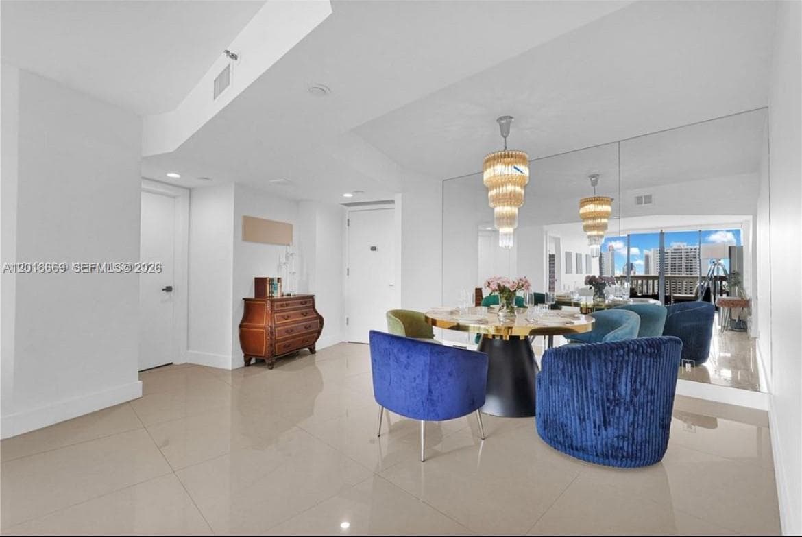 1000 Island Blvd 2508 photo 8