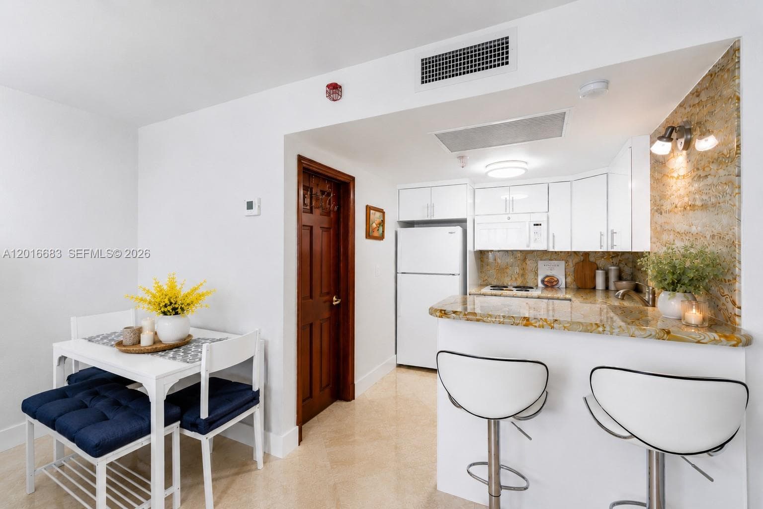 19201 Collins Ave 609 photo 6