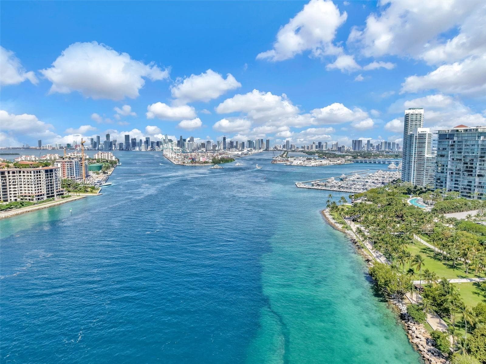 100 Pointe Dr 801 photo 4