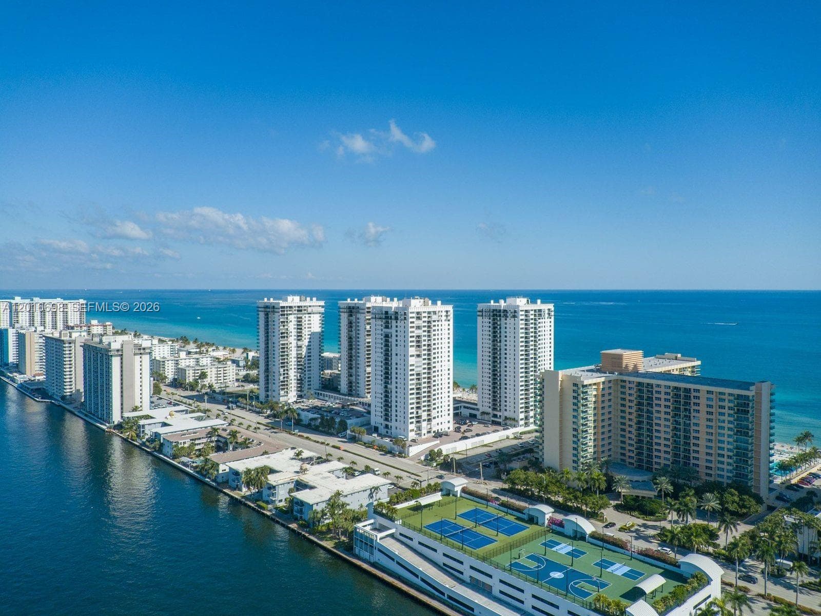 2501 Ocean Dr PH6 photo 3