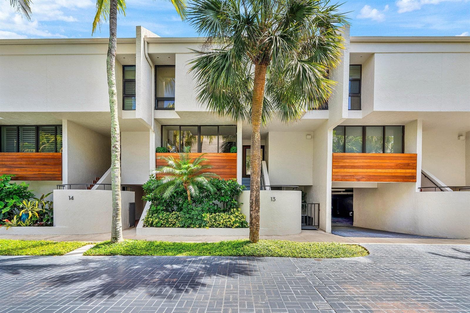 2335 S Ocean Boulevard 13 photo 2