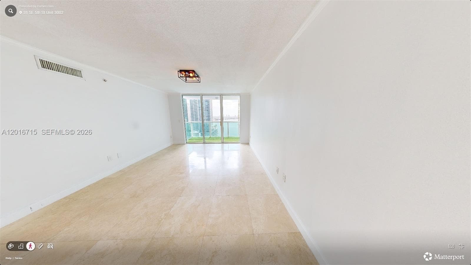 31 SE 5th St 3002 photo 1