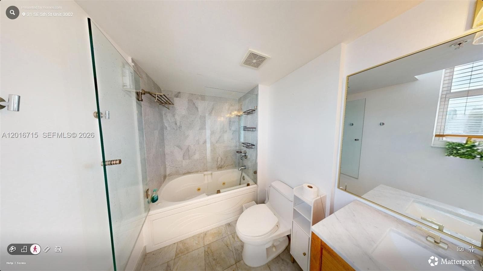 31 SE 5th St 3002 photo 11