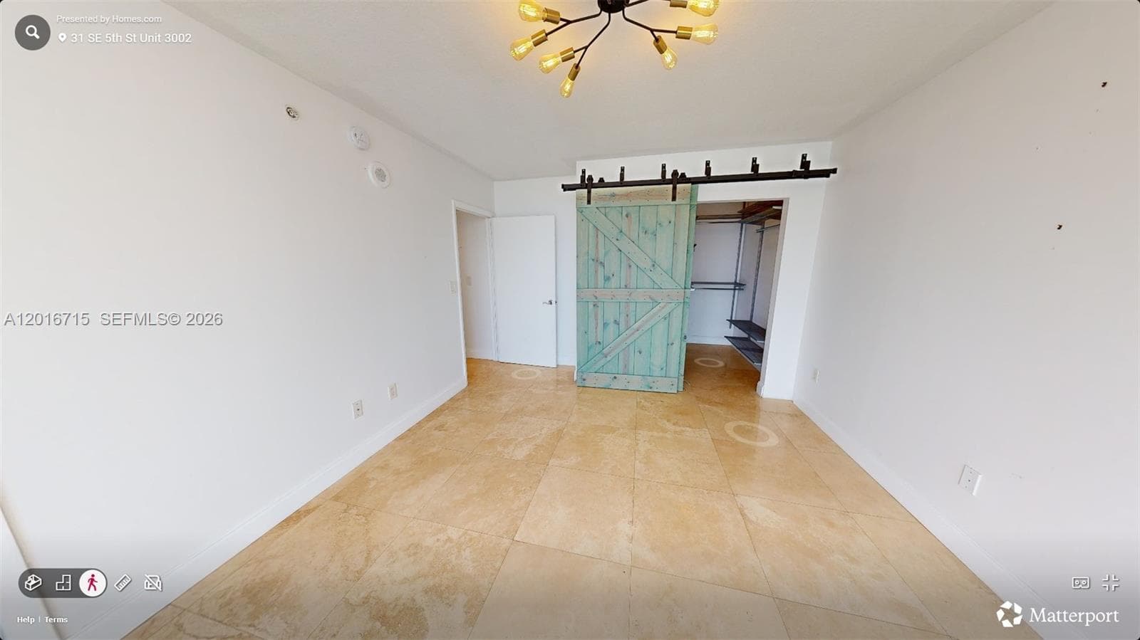 31 SE 5th St 3002 photo 8