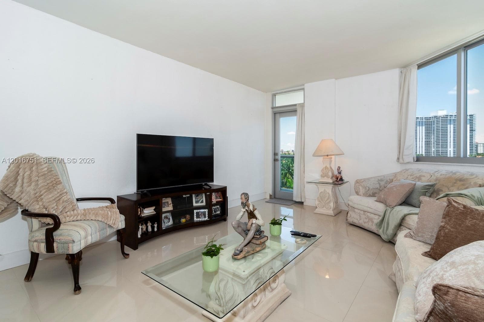 19370 Collins Ave 626 photo 6