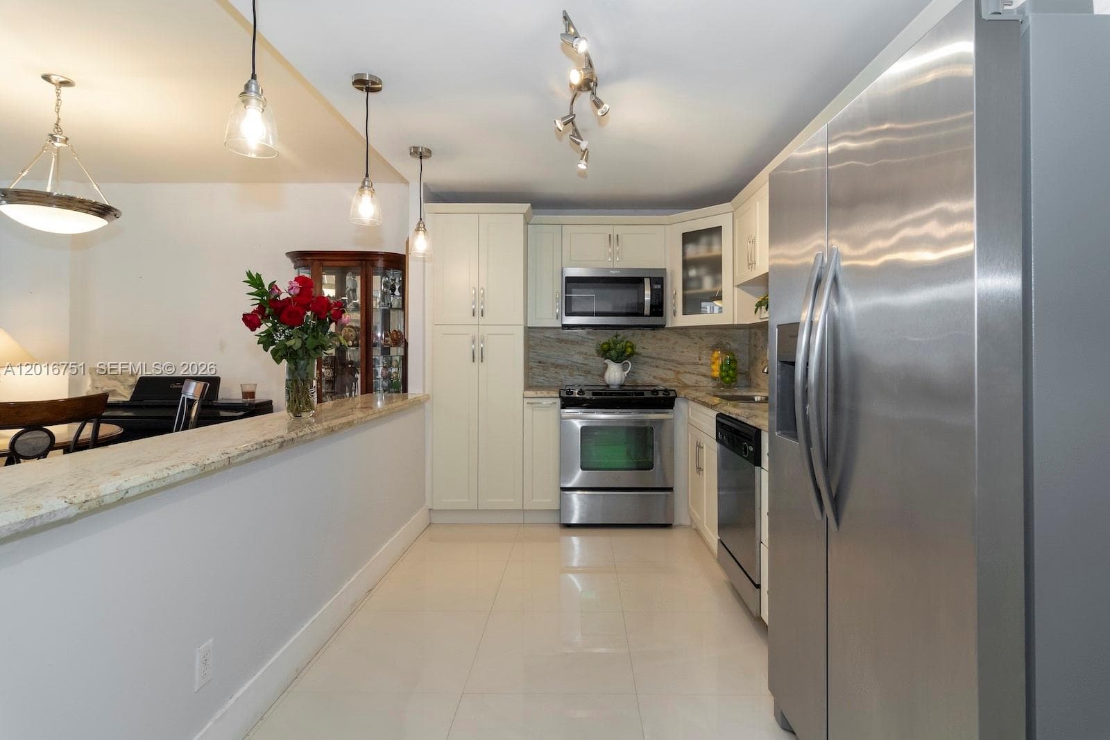 19370 Collins Ave 626 photo 10