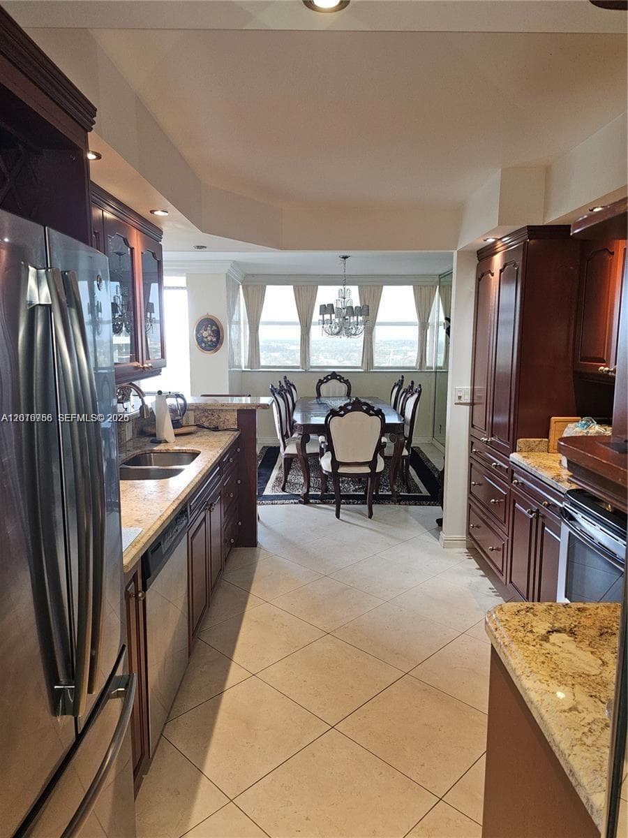 2049 Ocean Dr PH1 photo 2