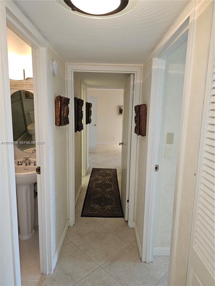 2049 Ocean Dr PH1 photo 22