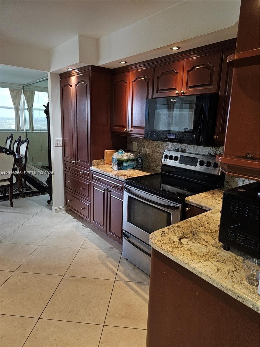 2049 Ocean Dr PH1 photo 3