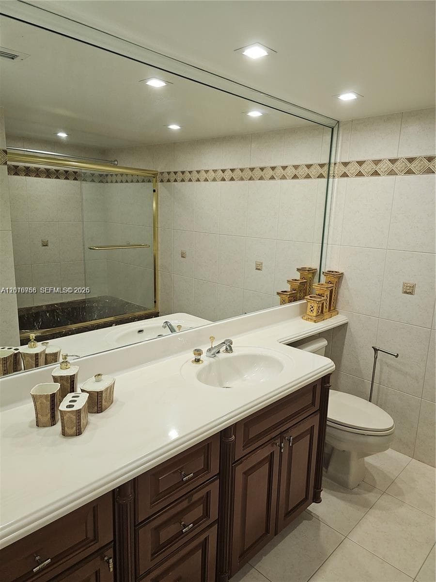 2049 Ocean Dr PH1 photo 24
