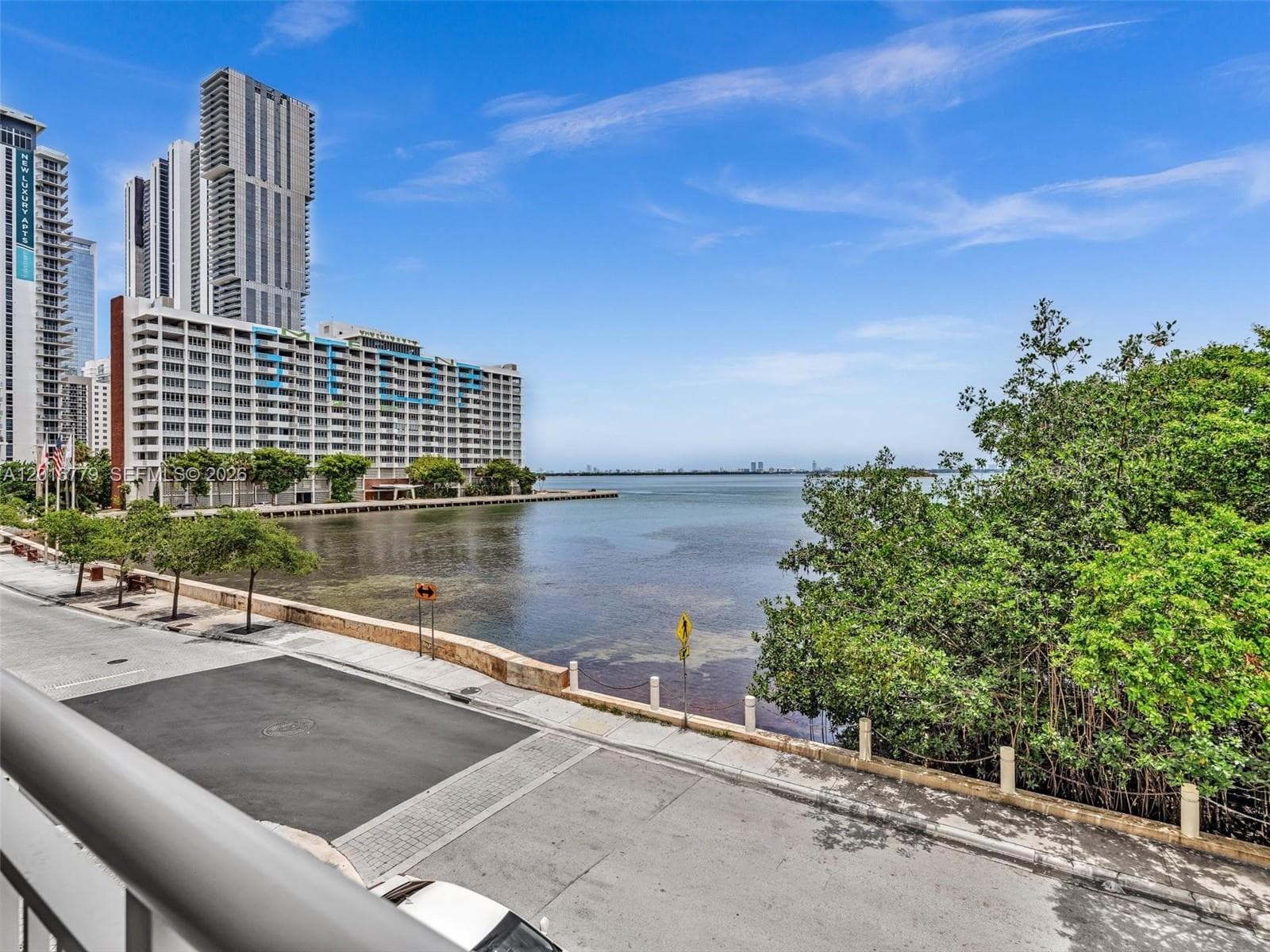 2000 N Bayshore Dr 220 photo 4