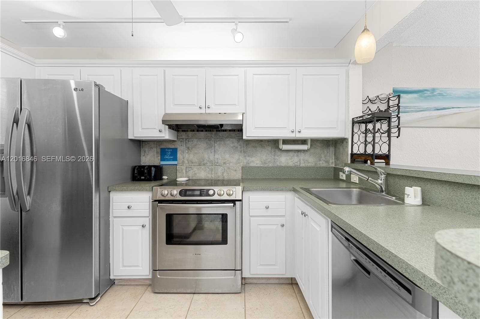1391 S Ocean Blvd 409 photo 4
