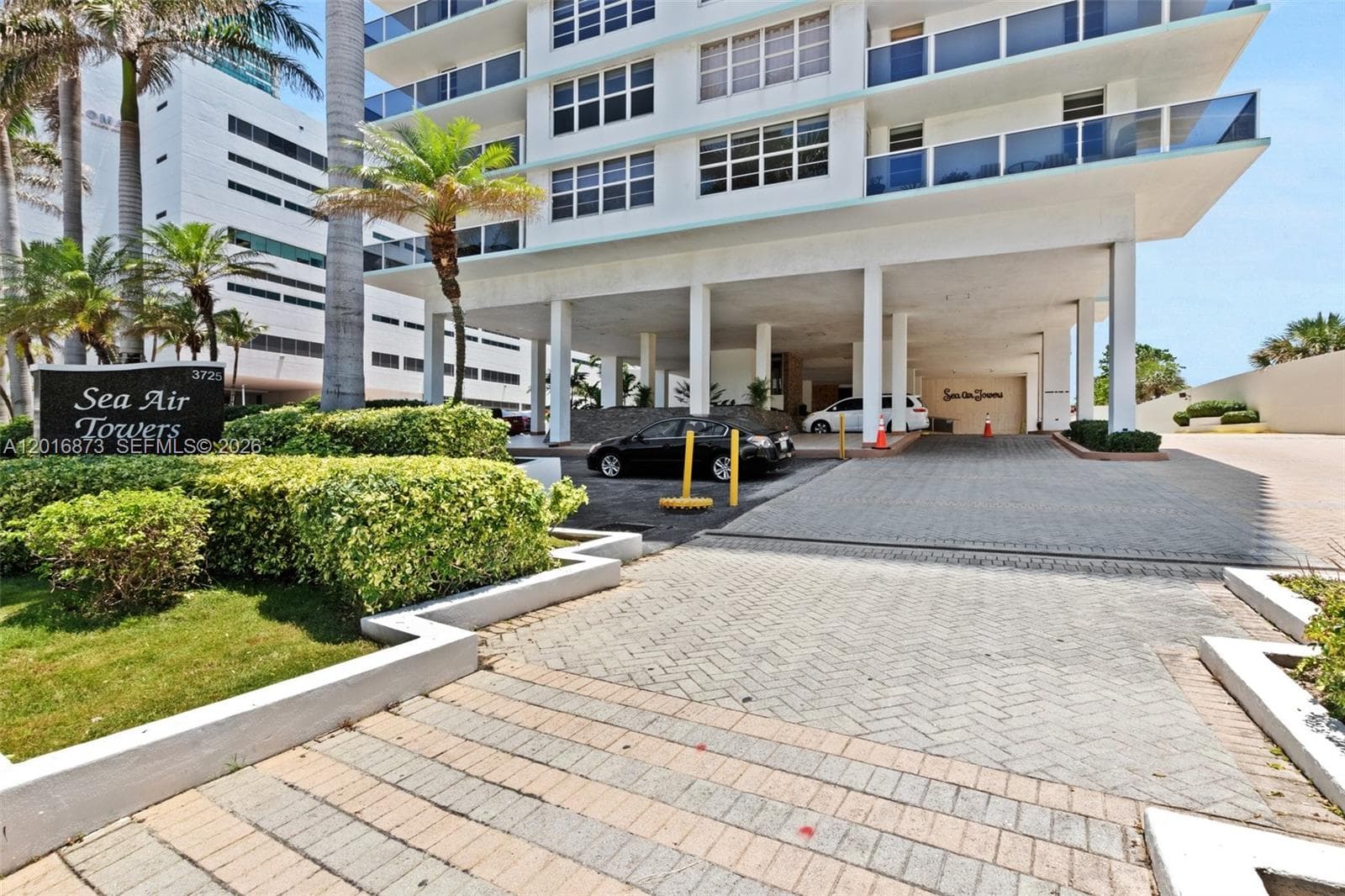 3725 S Ocean Dr 921 photo 2