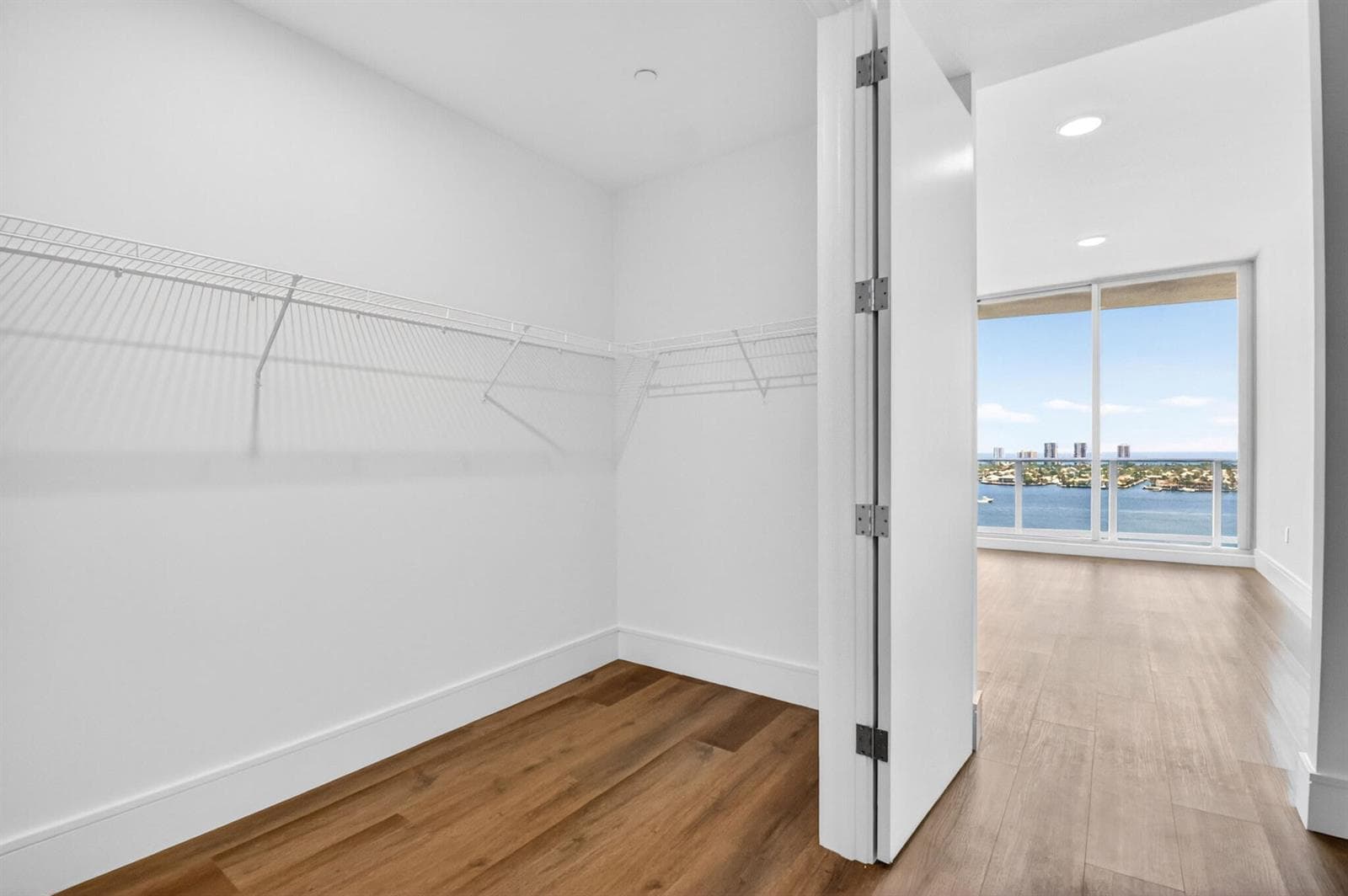220 Lake Shore Drive 1808 photo 22