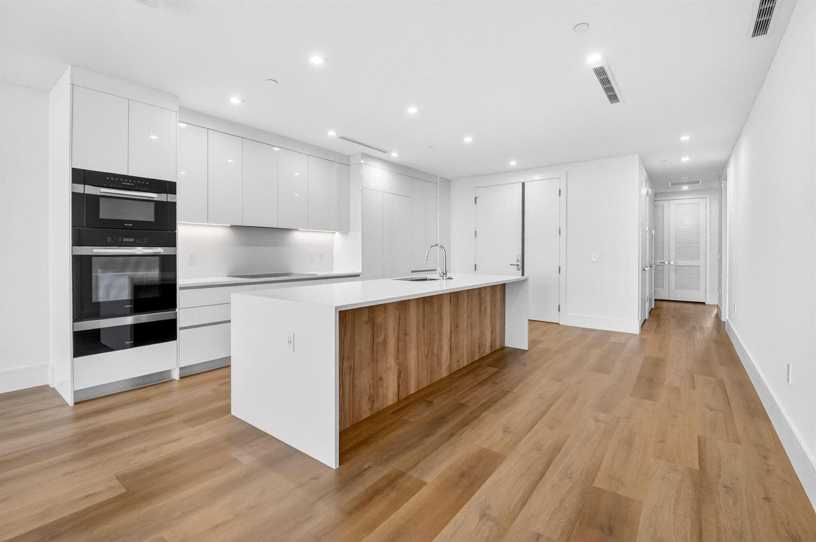 220 Lake Shore Drive 1808 photo 7
