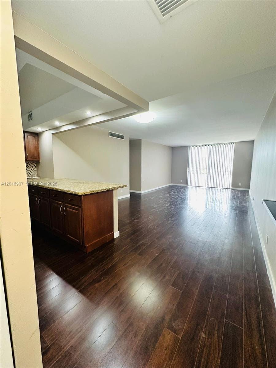 600 Three Islands Blvd 304 photo 3