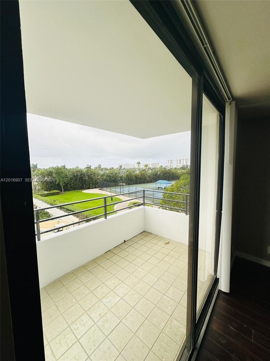 600 Three Islands Blvd 304 photo 10
