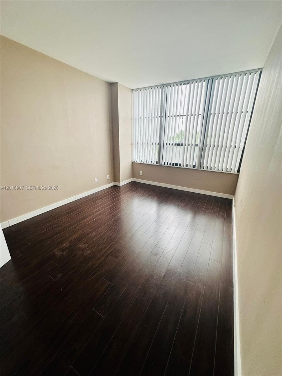 600 Three Islands Blvd 304 photo 4