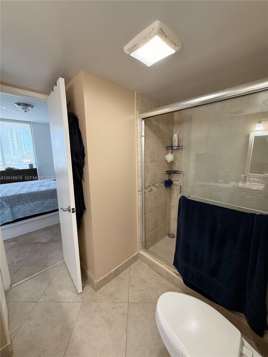 3701 Country Club Dr 502 photo 13