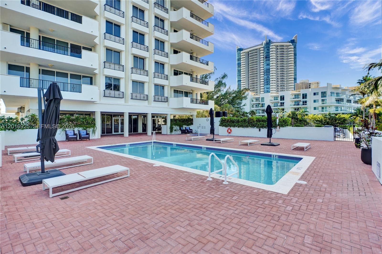 6422 Collins Ave 1402 photo 16
